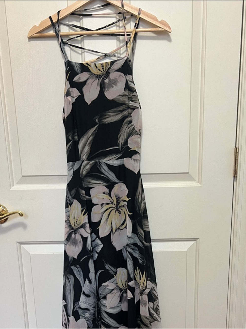 Lulu's Black Floral Crisscross Strappy Maxi Dress